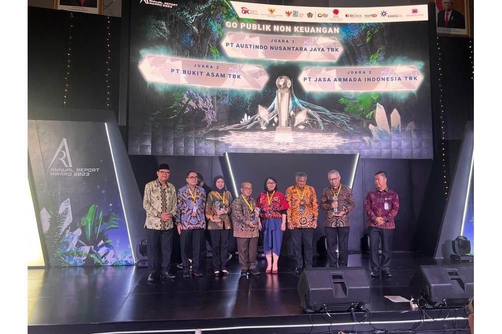  Bukit Asam (PTBA) Raih Penghargaan Annual Report Award 2023