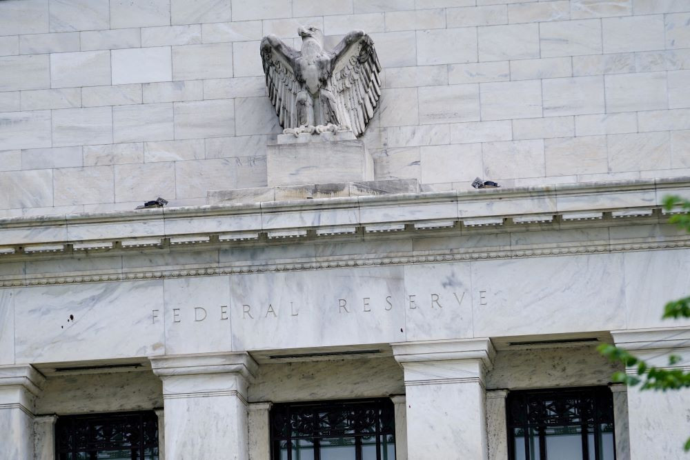  Risalah Rapat FOMC: Silang Pendapat Pejabat The Fed Soal Pemangkasan Suku Bunga