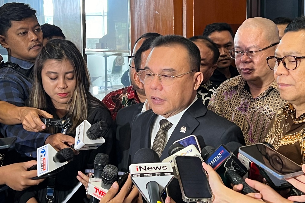 Ketua Harian DPP Gerindra Sufmi Dasco Ahmad di depan Ruang Komisi VII, Gedung DPR, Senayan, Jakarta Pusat, Rabu (9/10/2024)/Bisnis-Annisa Nurul Amara