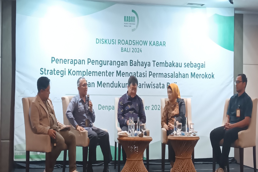 Pelaku pariwisata di Bali mulai berupaya meminimalisir dampak polusi tembakau atau asap rokok di kawasan pariwisata dan fasilitas umum untuk menjamin keamanan dan kenyamanan wisatawan / Bisnis-Harian Noris Saputra