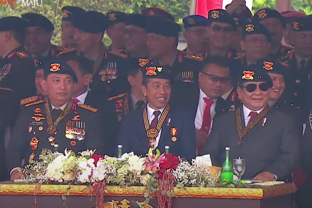  Jokowi Hadiri Apel Polri Pengamanan Pelantikan Prabowo-Gibran di Mako Brimob