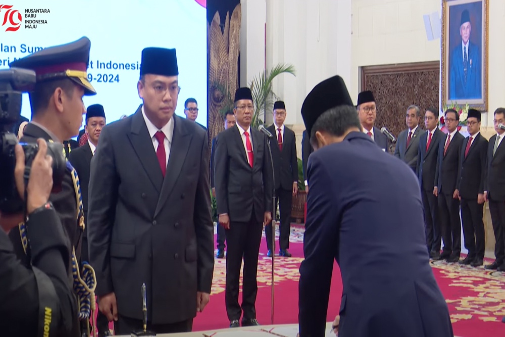 Wamenkominfo Angga Raka Prabowo saat dilantik Presiden Joko Widodo/YouTube