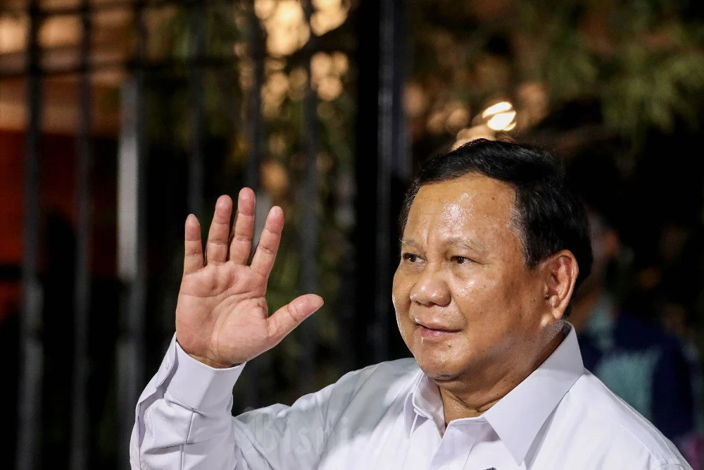  Prabowo Briefs Potential Ministers on Economy   