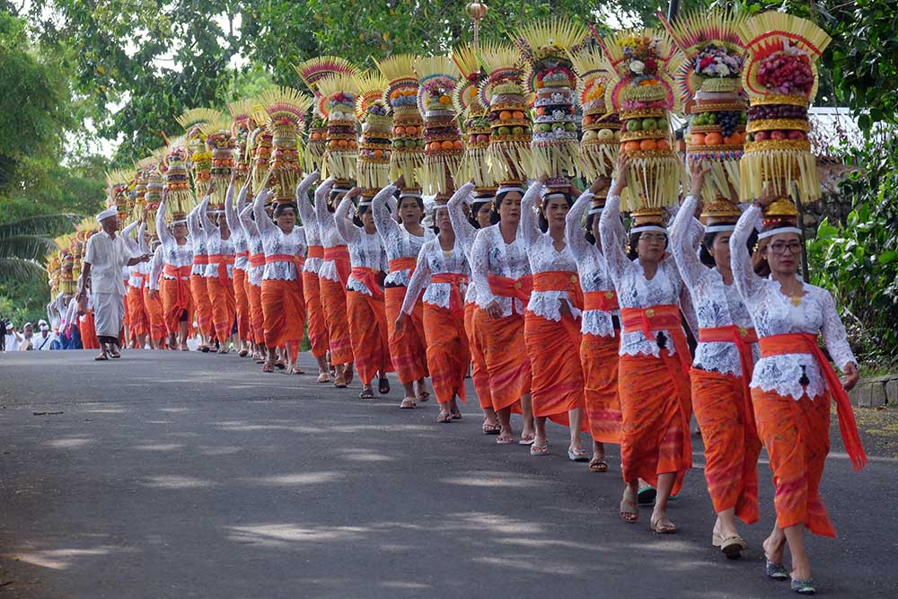  Tradisi Mapeed di Objek Wisata Alas Kedaton Bali