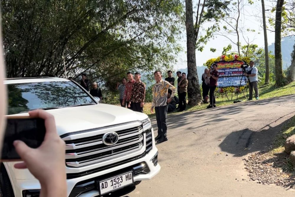  Gibran Tinggalkan Hambalang di Tengah Pembekalan Calon Wamen