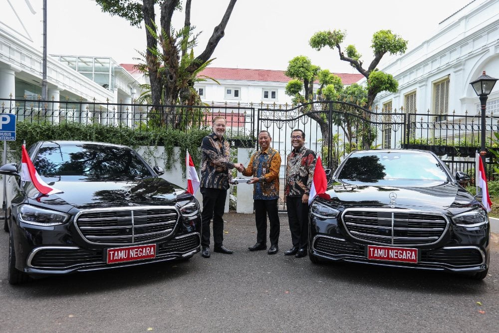  Jelang Pelantikan Prabowo-Gibran, Istana Siapkan 60 Unit Mercedes Benz S-Class