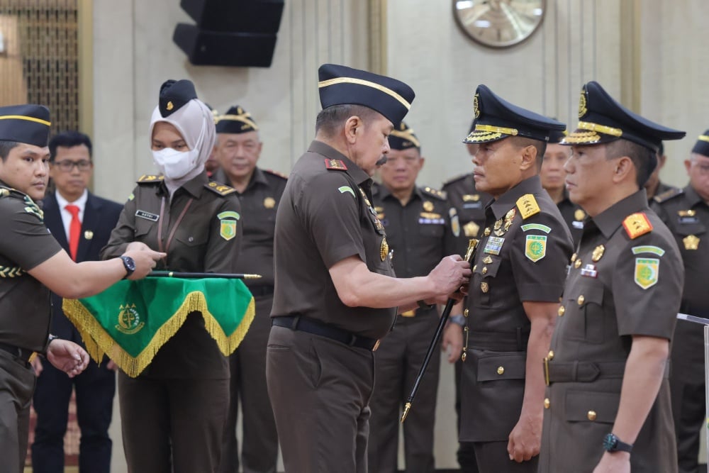  Jaksa Agung Burhanuddin Lantik Jampidmil dan Kajati DKI Baru