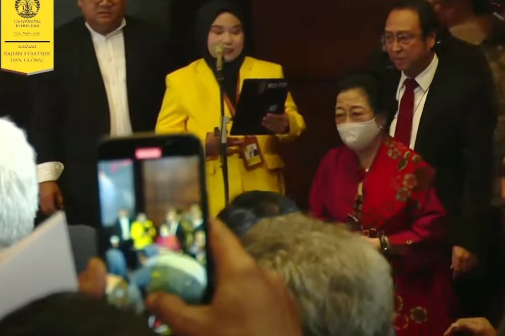  Bukan Bertemu Prabowo, Megawati Justru Hadiri Sidang Terbuka Hasto di UI