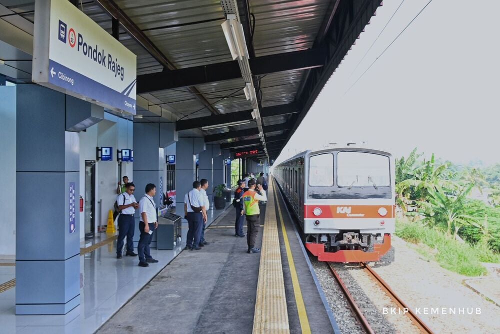  Menhub Reaktivasi Stasiun Pondok Rajeg, Target 5.000 Penumpang per Hari