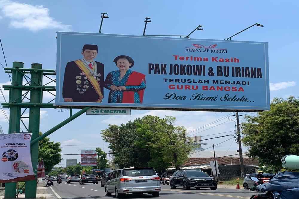  Baliho dan Spanduk "Terima Kasih Jokowi" Bertebaran di Solo Raya