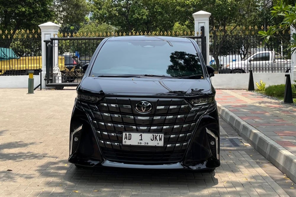  Prabowo-Gibran Kompak Naik Alphard ke Acara Pelantikan, Cek Harga dan Spesifikasinya