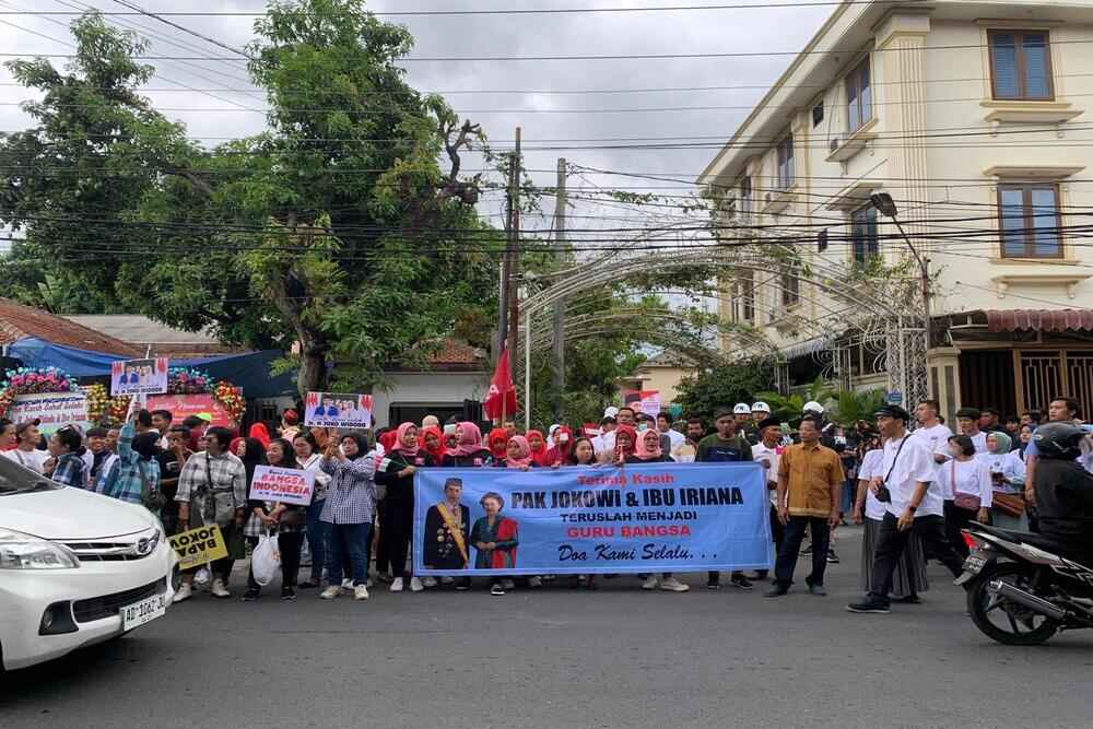 Bukan PDIP, Bendera PSI Berkibar Jelang Kedatangan Jokowi ke Solo