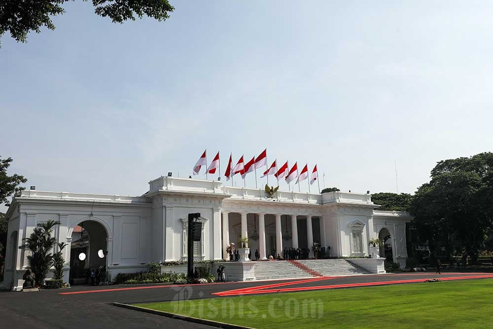  Pegawai Istana Negara Menangisi Jokowi dan Iriana yang Pulang ke Solo