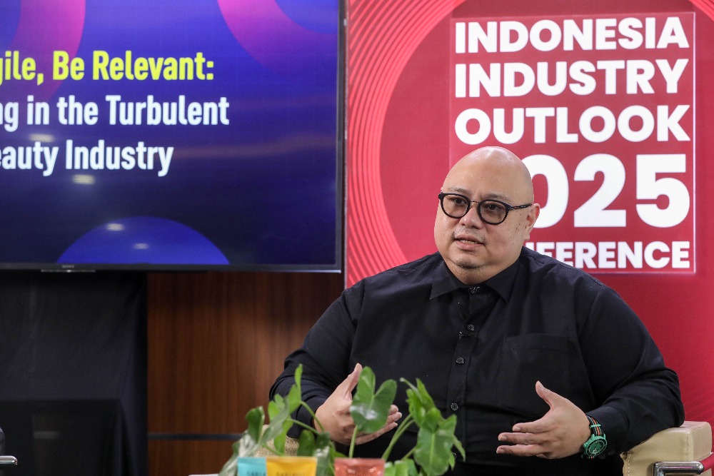 CEO Martha Tilaar Group Kilala Tilaar saat sesi keempat bertema Be Agile, Be Relevant : Growing in The Turbulent Beauty Industry dalam acara Indonesia Industry Outlook 2025 Conference di Jakarta, Rabu (23/10/2024)/Bisnis-Eusebio Chrysnamurti
