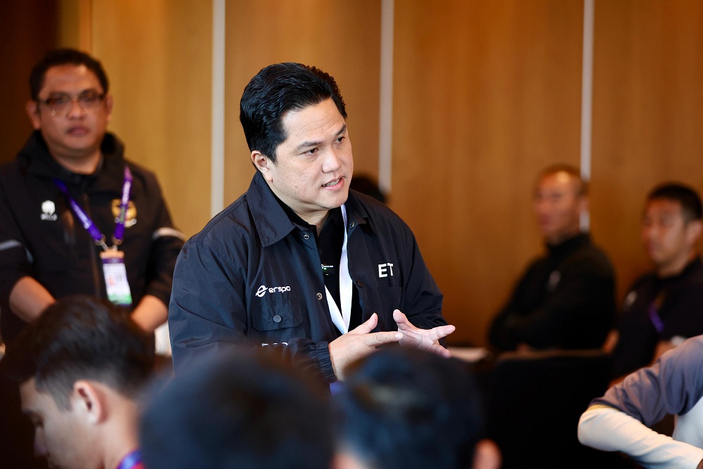  Erick Thohir Sentil Shin Tae-yong soal Eksperimen Taktik di Timnas Indonesia