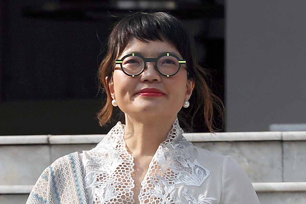  Gaya ‘Nyentrik’ Wamen Pendidikan Stella Christie dengan Kacamata Uniknya, Berapa Harganya?