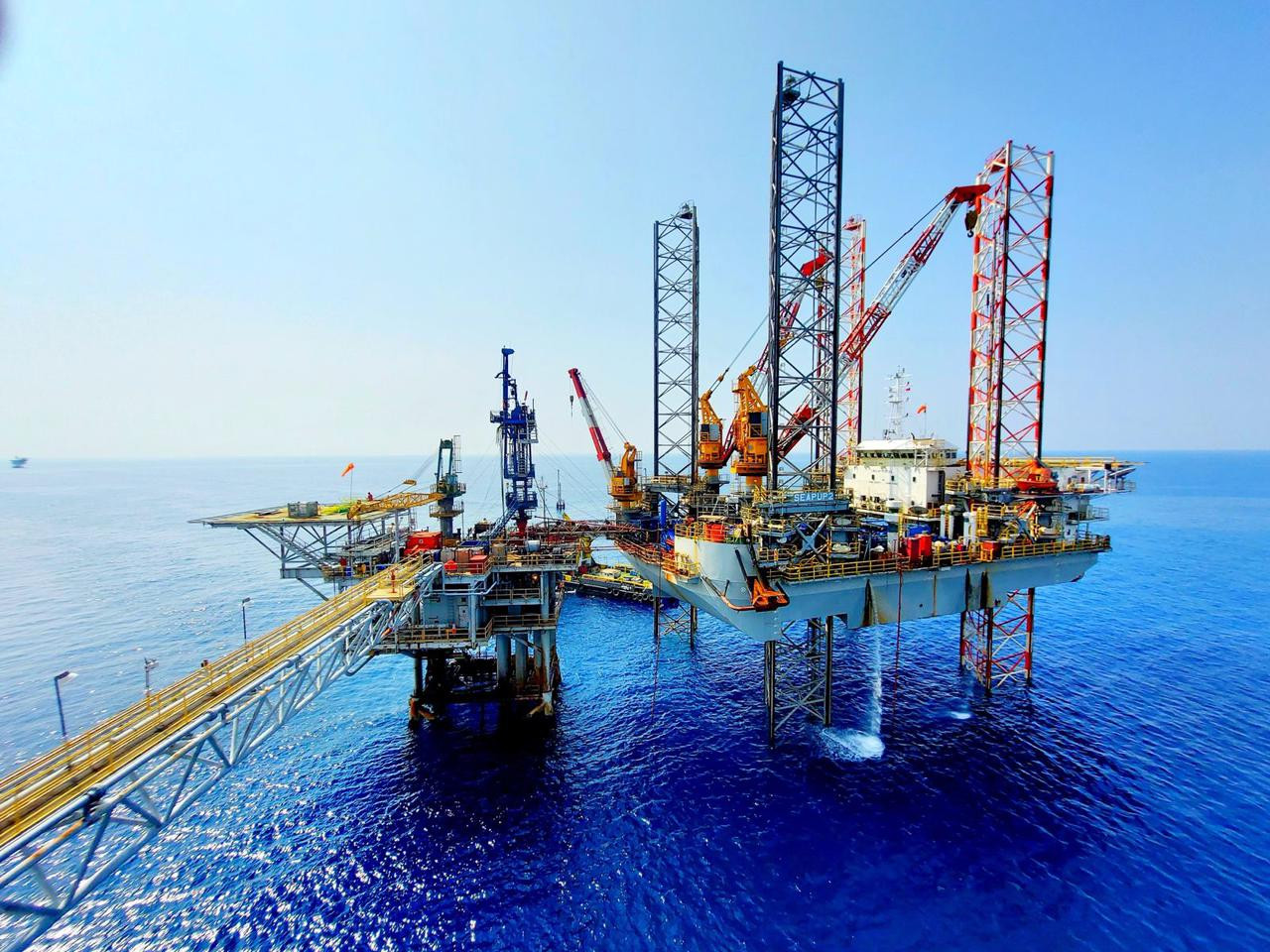  Foreign Investors Return to Oil and Gas Exploration in Indonesia