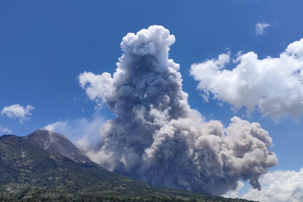  Erupsi Gunung Lewotobi, Wings Air Tangguhkan 2 Rute Penerbangan