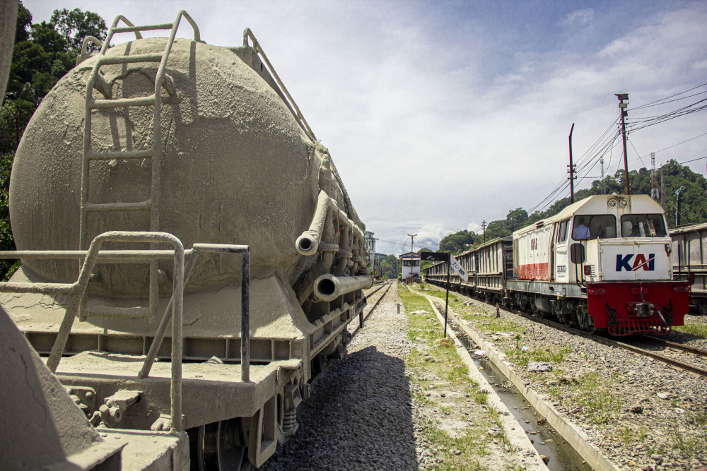  Angkutan Barang KAI Divre II Sumbar Meningkat 18% hingga Oktober 2024