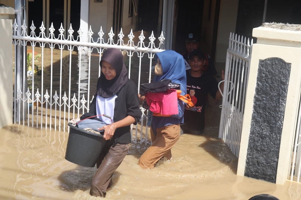  Bey Machmudin Cek Dampaki Banjir di Tiga Kelurahan Sukabumi