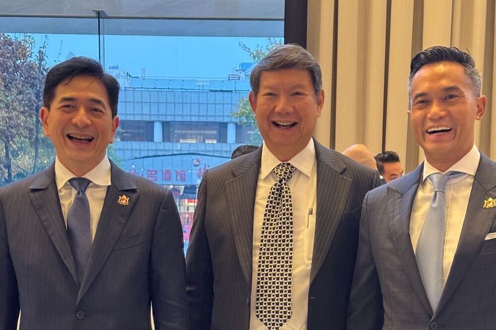  Momen Keakraban Arsjad & Anindya Bakrie saat Makan Malam Bersama Prabowo di China