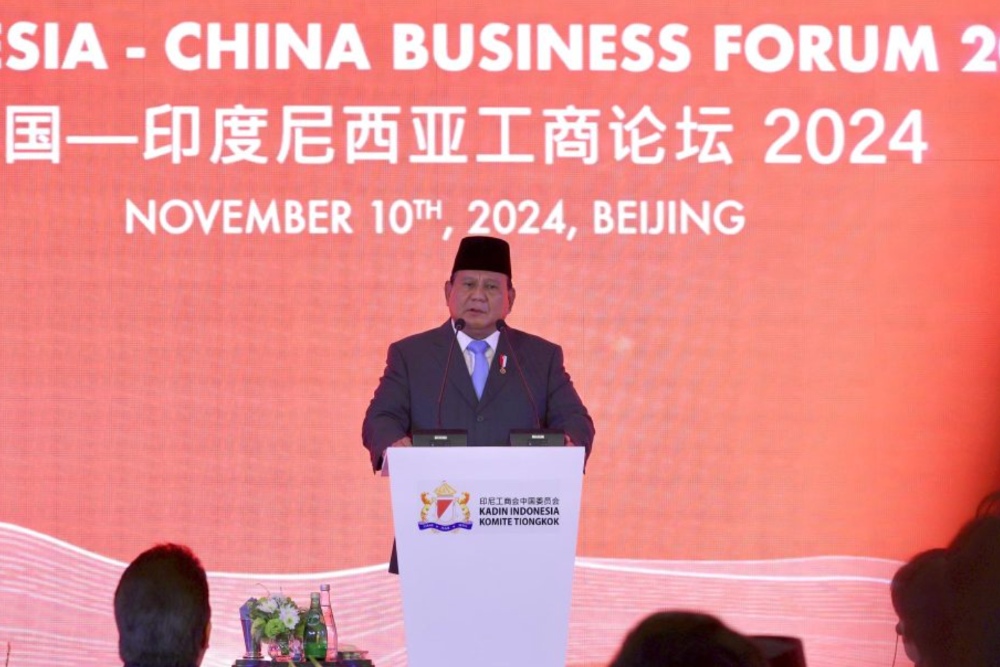 Presiden Prabowo Subianto menghadiri pertemuan bersama sejumlah pengusaha China atau Republik Rakyat Tiongkok (RRT) dalam forum bisnis Indonesia-China di Hotel The Peninsula, Beijing pada Minggu, 10 November 2024. Foto: BPMI Setpres/Jessica