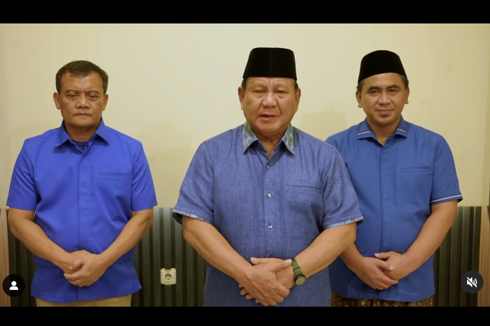 Ketua Umum Partai Gerindra Prabowo Subianto mendukung pasangan calon Gubernur Jawa Tengah dan Wakil Gubernur Jawa Tengah nomor urut 2, Ahmad Luthfi (kiri) dan Taj Yasin Maimoen (kanan). Dok Instagram Ahmad Luthfi
