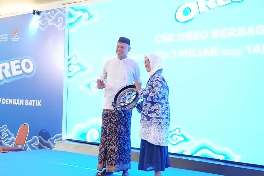Motif batik mega mendung akan hiasi kemasan brand biskuit