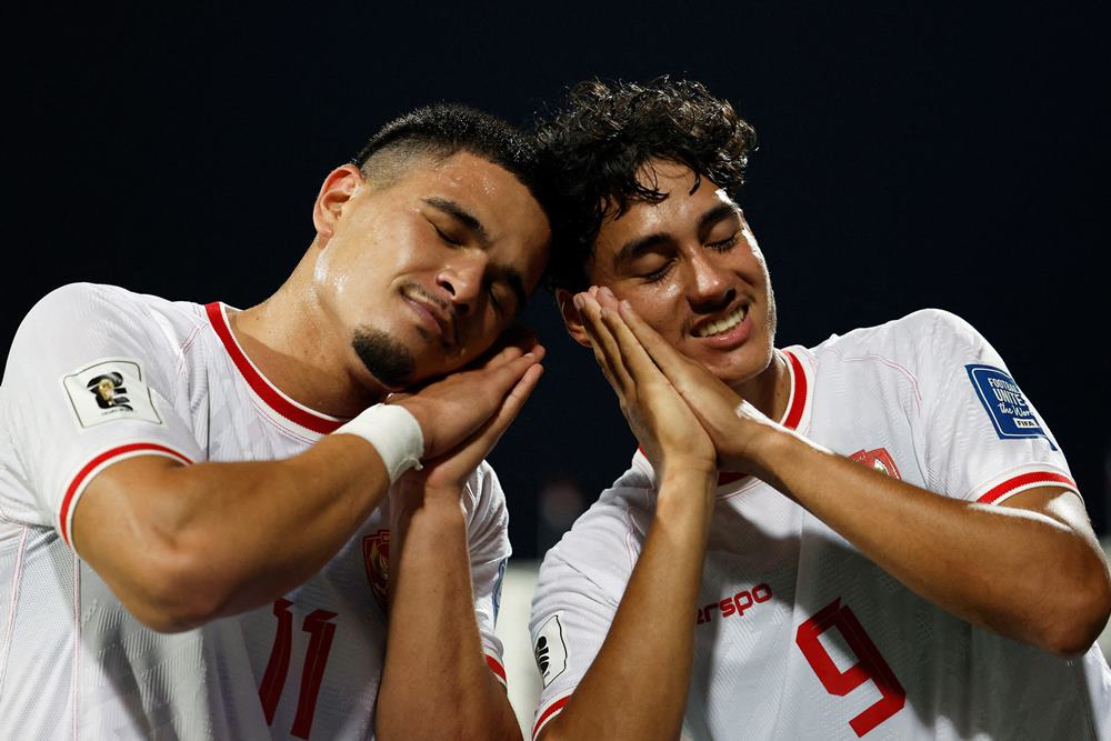 Dua pemain Timnas Indonesia Rafael Struick dan Ragnar Oratmangoen /REUTERS-Hamad I Mohammed