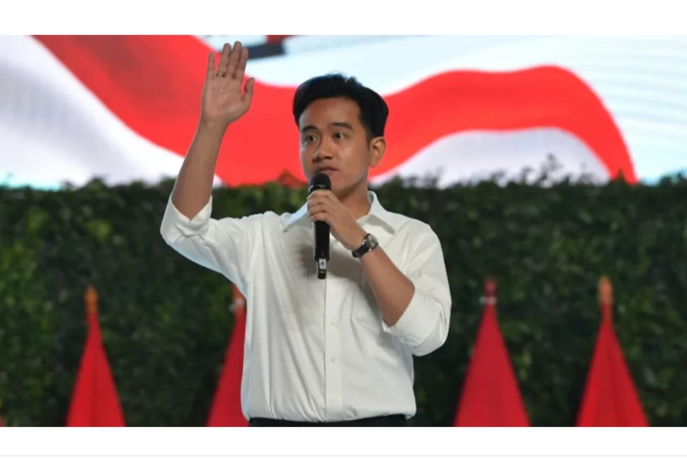  Gibran Kumpulkan Menteri di BNPB, Gelar Ratas Penanganan Gunung Lewotobi