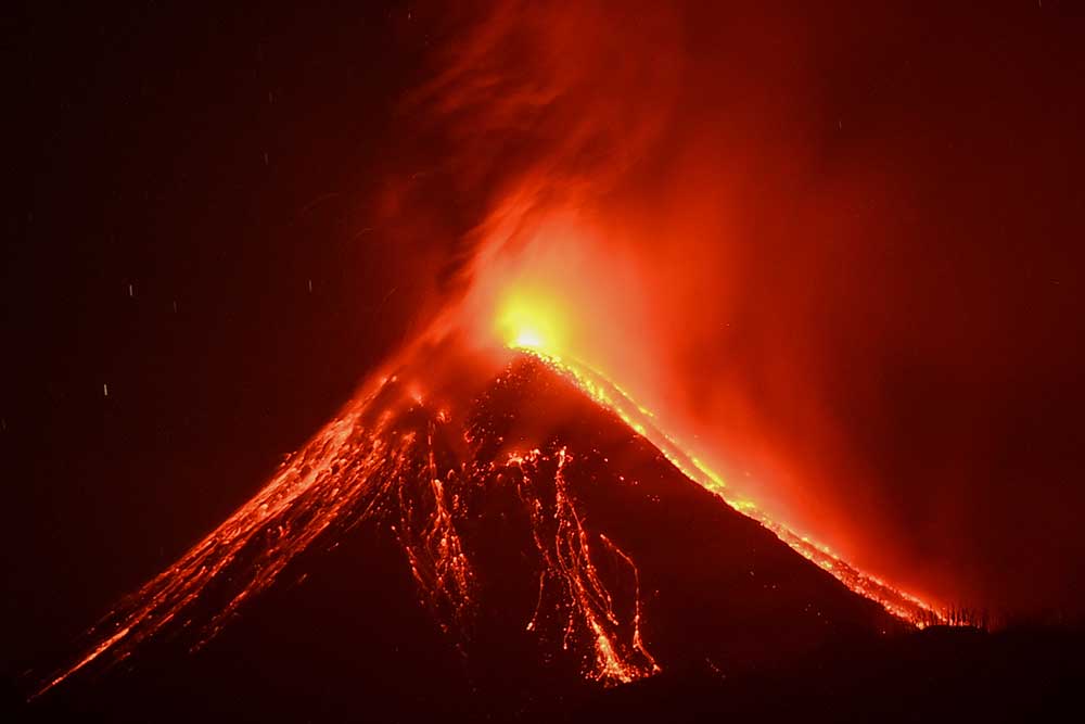  Aktivitas Vulkanik Gunung Lewotobi Laki-laki Masih Tinggi