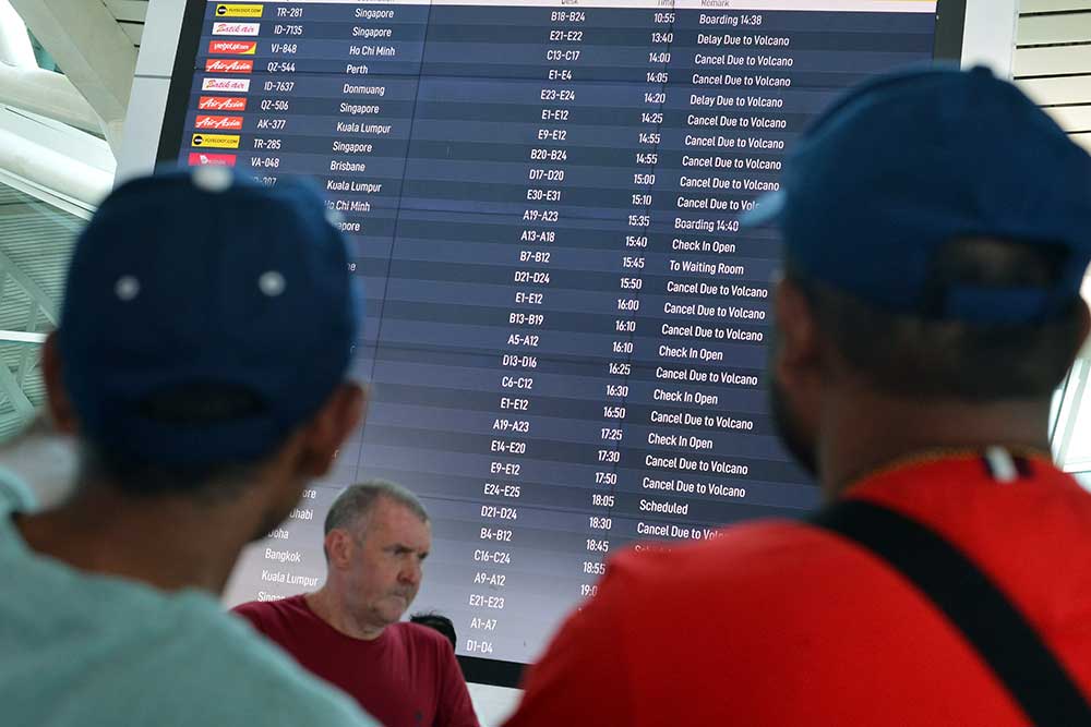  Puluhan Penerbangan Dari Bandara Internasional I Gusti Ngurah Rai Bali Dibatalkan Dampak Erupsi Gunung Lewotobi