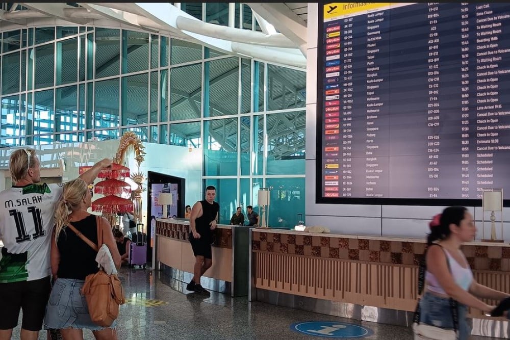  Suasana Terminal Internasional Bandara Ngurah Rai, 41 Maskapai Tunda Penerbangan