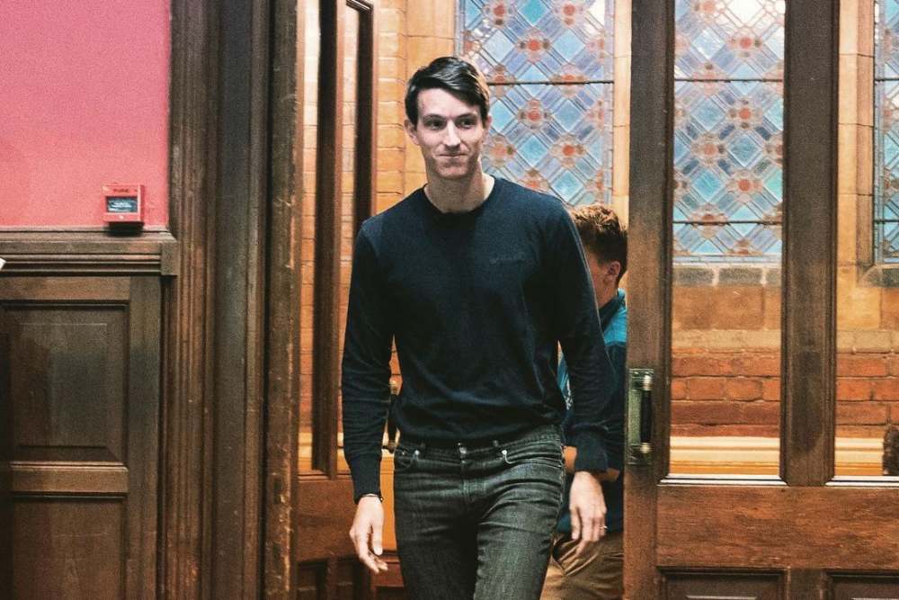  Profil Alexandre Arnault, Calon Penerus Konglomerat Barang Mewah LVMH