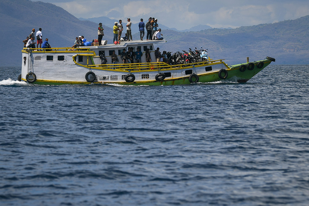  Kapal Motor Kayu Angkutan Antarpulau Di NTT