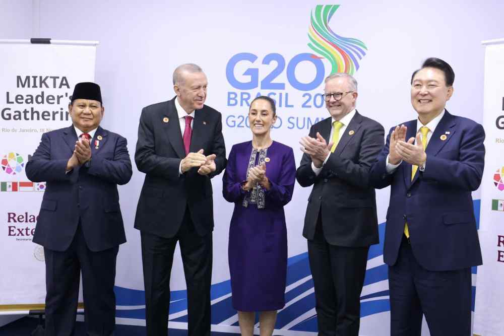  Prabowo Bertemu Para Pemimpin MIKTA di KTT G20 Brasil