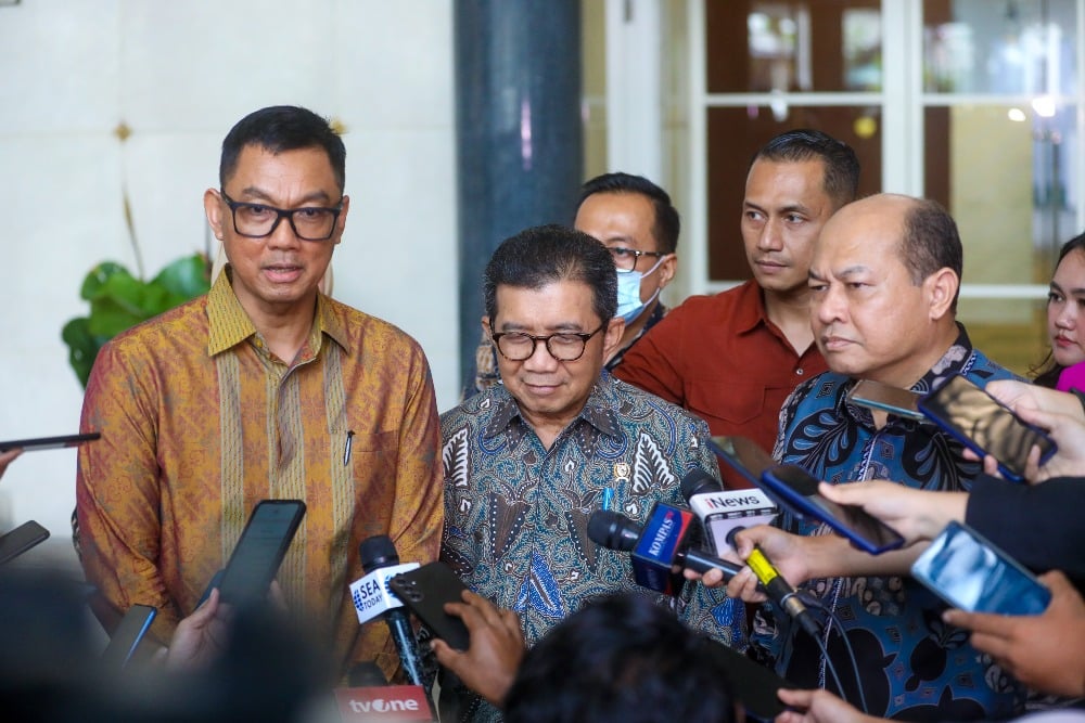  Plus Minus Wacana Konsolidasi PLN dengan Danantara