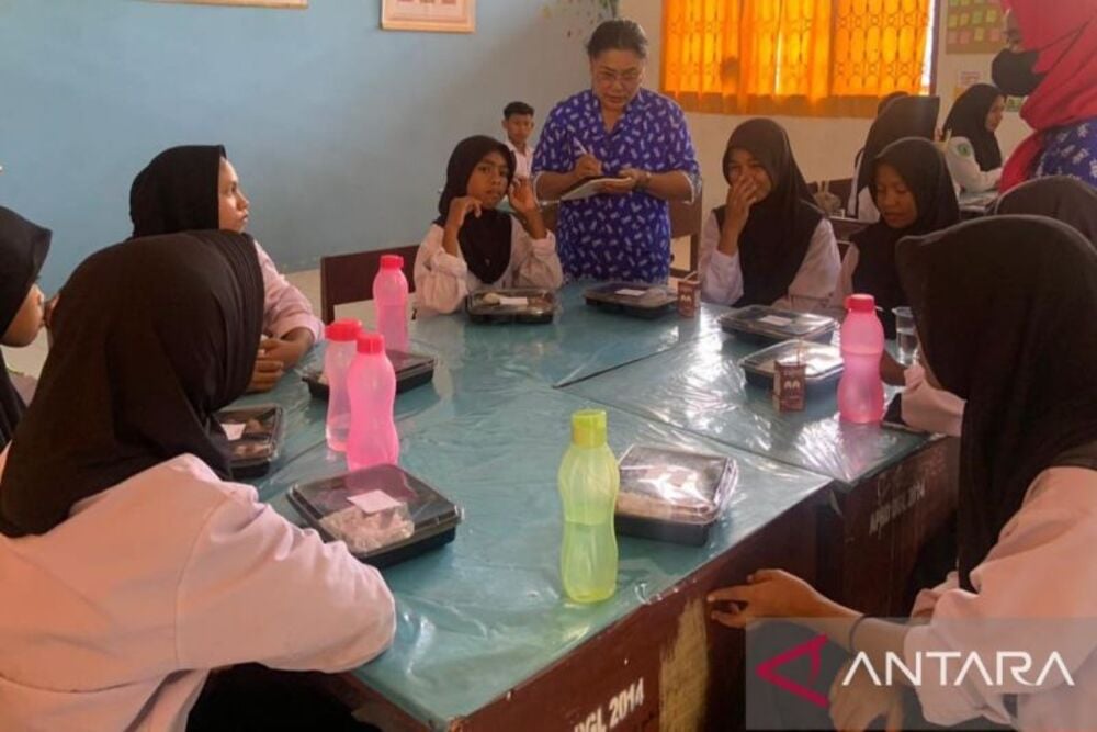  Uji Coba Makan Bergizi di Donggala Sasar 210 Siswa SMK