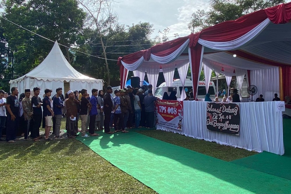  Foto TPS 008 Hambalang Tempat Prabowo Mencoblos, Warga Antre Ingin Bertemu Presiden