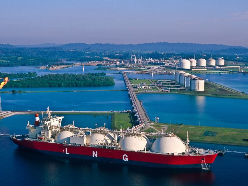  PGN (PGAS) Expands LNG Market in Makassar