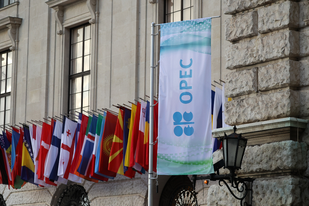  Pasar Menanti Pertemuan OPEC+, Harga Minyak Dunia Melemah
