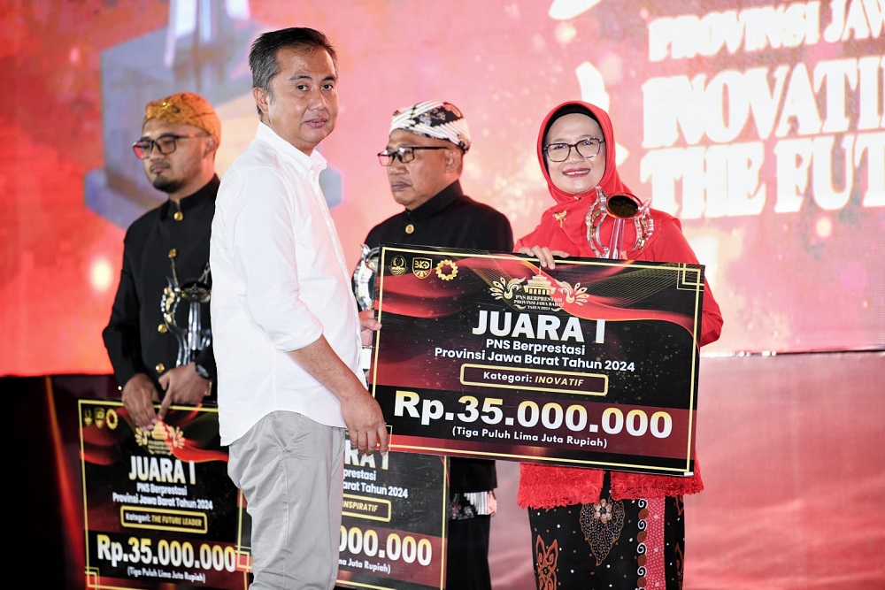  Pemprov Jabar Beri Anugerah ASN Berprestasi 2024