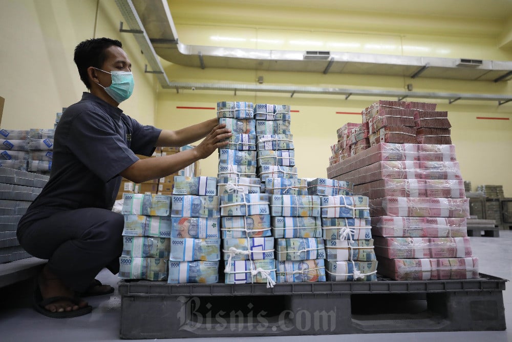 Rupiah Ditutup Menguat Sentuh Level Rp15.862 per Dolar AS