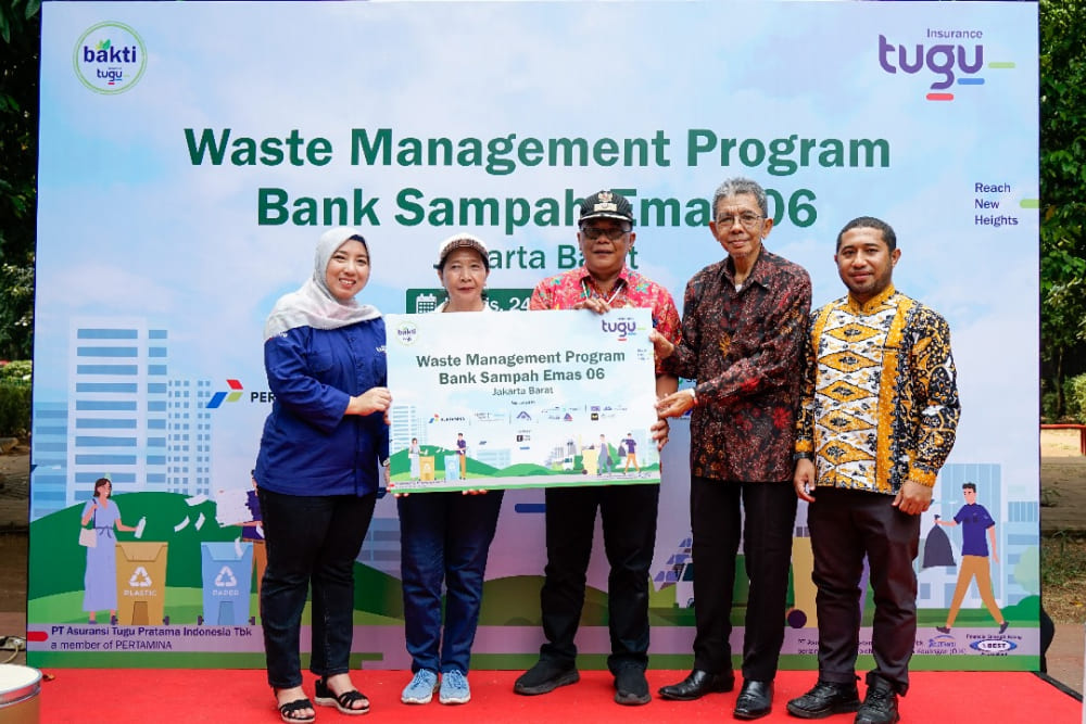 Tugu Insurance Dukung Bank Sampah Emas di Kebon Jeruk