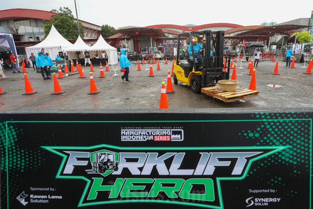  Forklif Hero Competition