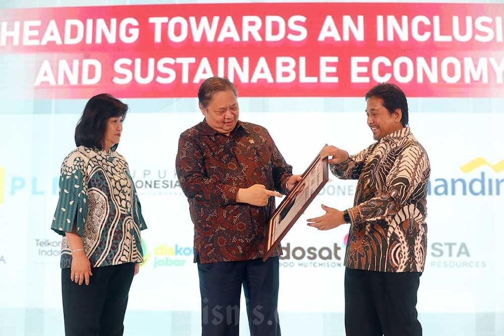  Airlangga Hartarto Buka Acara Bisnis Indonesia Economic Outlook 2025