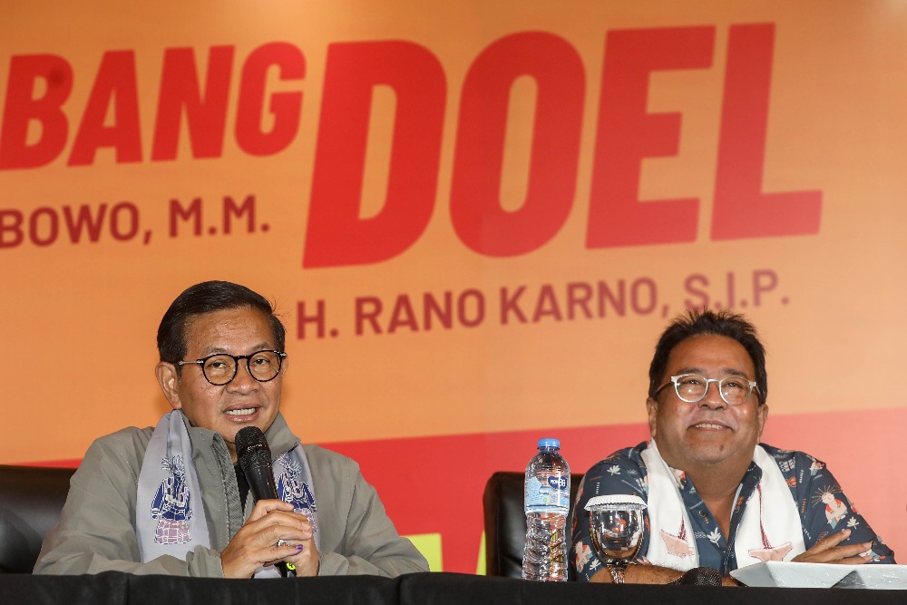 Calon Gubernur dan Wakil Gubernur DKI Jakarta nomor urut 3 Pramono Anung (kiri) bersama Rano Karno menyampaikan keterangan pers terkait hasil hitung cepat Pemilihan Kepala Daerah (Pilkada) di Jakarta, Rabu (27/11/2024). JIBI/Bisnis/Eusebio Chrysnamurti