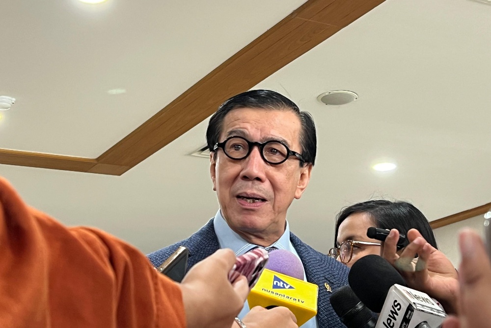 Anggota Komisi XIII DPR RI Yasonna Laoly seusai menghadiri rapat kerja Menteri HAM dengan Komisi XIII DPR RI, di Kompleks Parlemen Senayan, Jakarta Pusat, pada Kamis (31/10/2024)/BISNIS-Annisa Nurul Amara