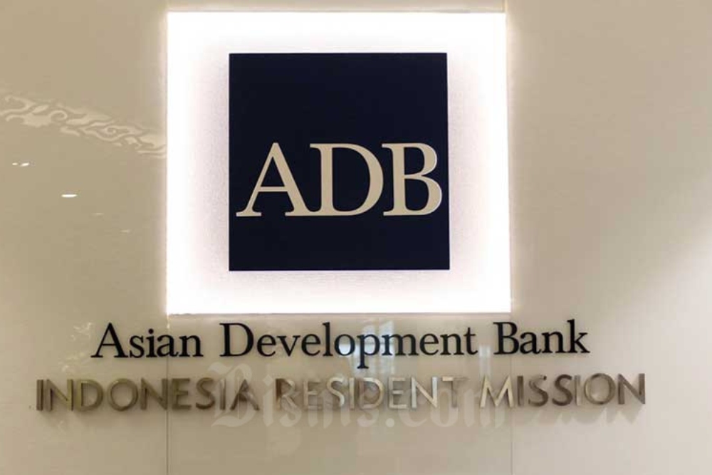 Logo Asian Development Bank Indonesia di Jakarta, Rabu (8/4/2020). Bisnis/Eusebio Chrysnamurti
