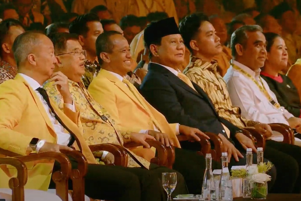 Presiden RI Prabowo Subianto dan Wapres Gibran Rakabuming Raka dan jajaran petinggi Partai Golkar menghadiri Perayaan HUT ke-60 Partai Golkar di Sentul International Convention Center, Bogor, Jawa Barat, Kamis (12/12/2024). Dok Youtube Kabar Golkar.